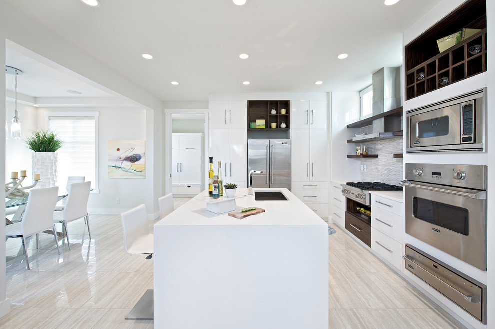 Modern Kitchen Tile Floors
 White Washed Wood Floor Meets Home with Industrial Style