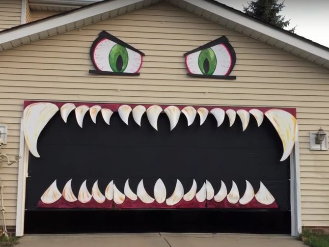 Monster Garage Door
 Monster House garage door video takes bite out of