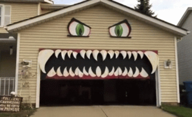 Monster Garage Door
 Halloween Monster Garage Door Opens And Closes Jaws