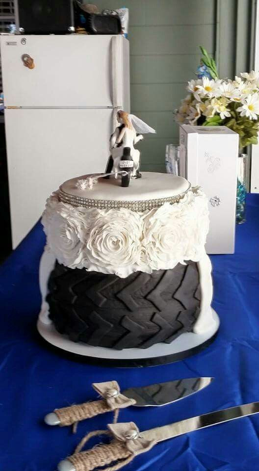 Mudding Wedding Cakes
 Best 25 Mudding wedding cakes ideas on Pinterest