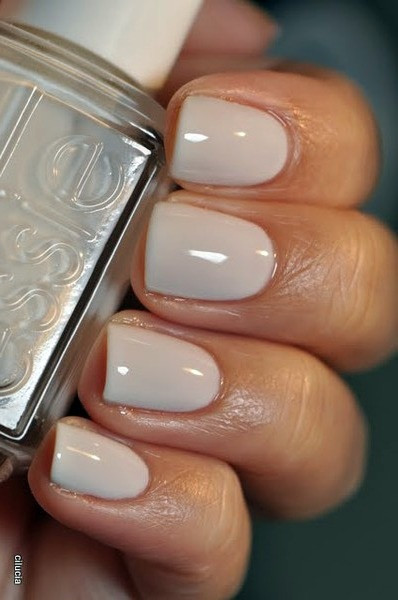 Nail Colors That Go With Everything
 Essie Marshmallow Goes with everything Nails