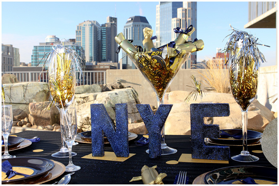 Nye Dinner Party Ideas
 "Midnight" Themed New Years Eve Dinner Party