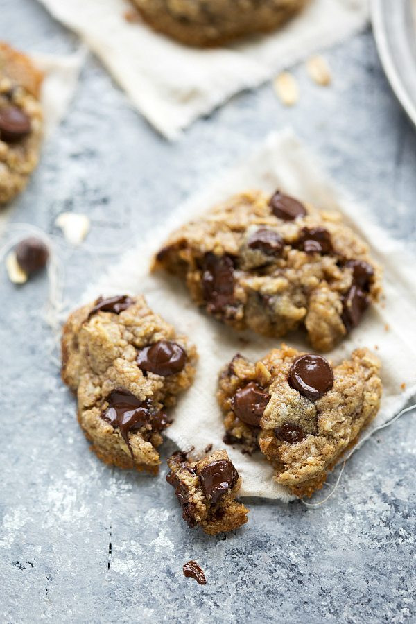 Oatmeal Chocolate Chip Cookies Healthy
 The BEST healthy oatmeal chocolate chip cookies