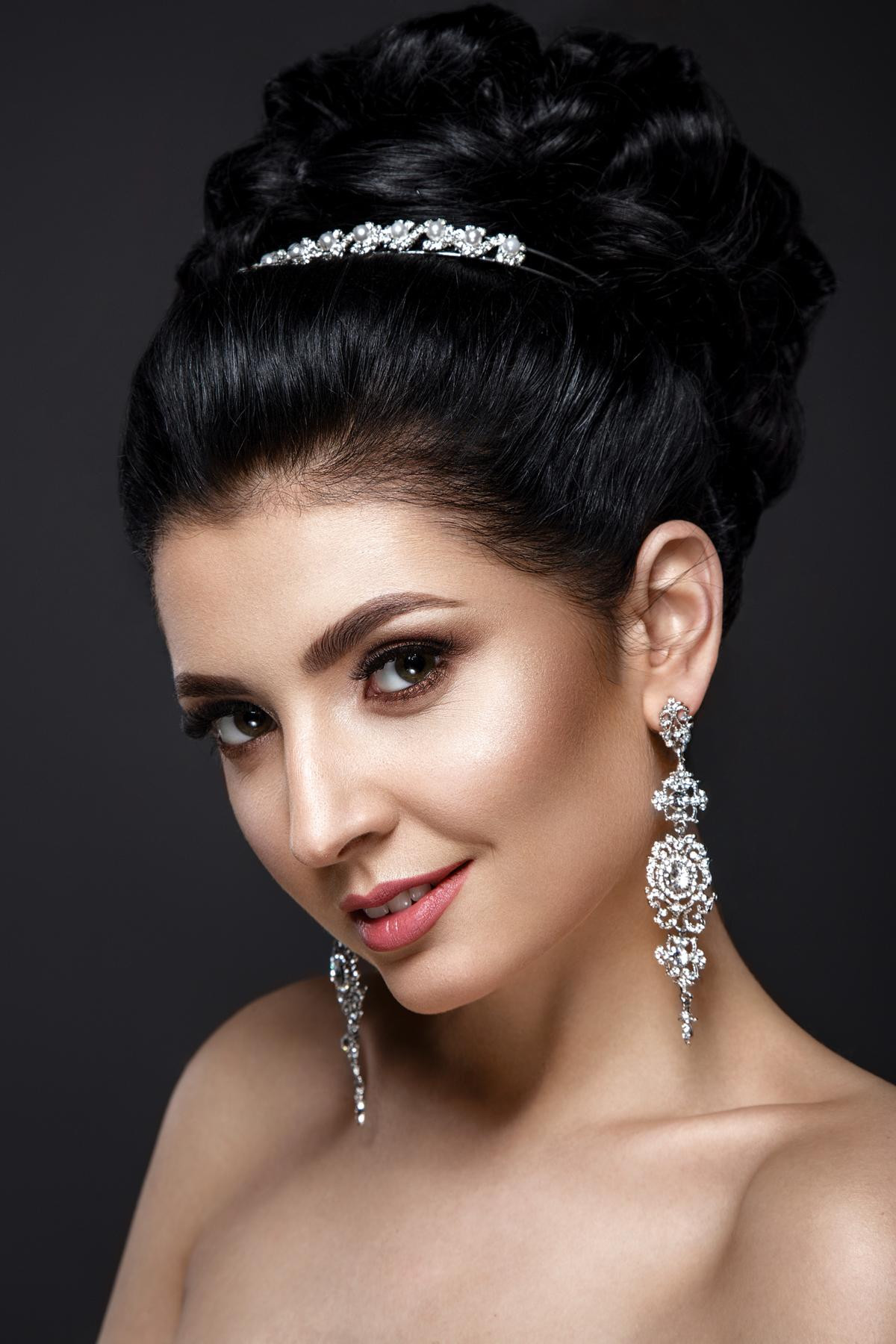 Old Hollywood Wedding Hairstyles
 You Can Recreate These Old Hollywood Hairstyles Easily at Home