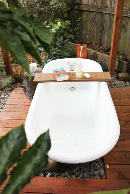 Outdoor Bathtub DIY
 DIY Fab Clawfoot Outdoor Hot Tub AmaZing