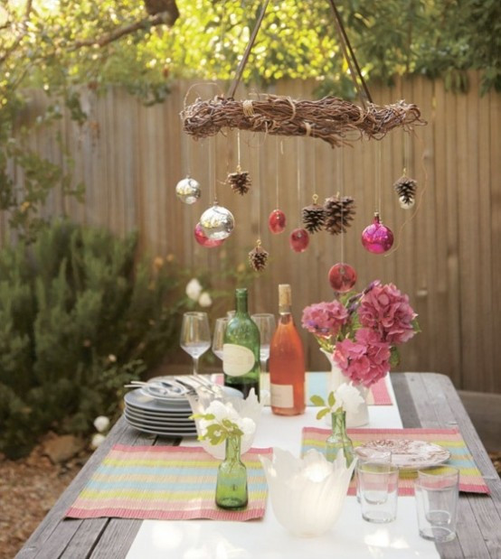 Outdoor Christmas Party Ideas
 18 Beautiful Outdoor Christmas Table Settings DigsDigs