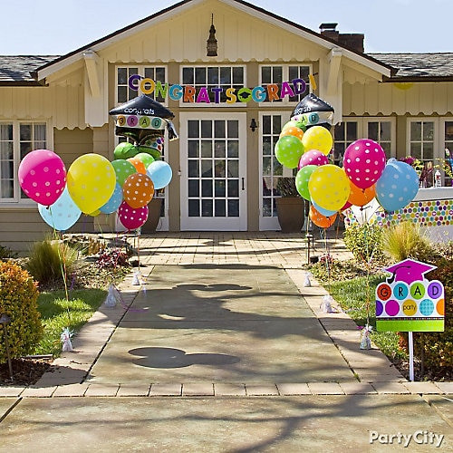 Outdoor High School Graduation Party Ideas
 Graduation Balloon Party Entrance Idea Colorful