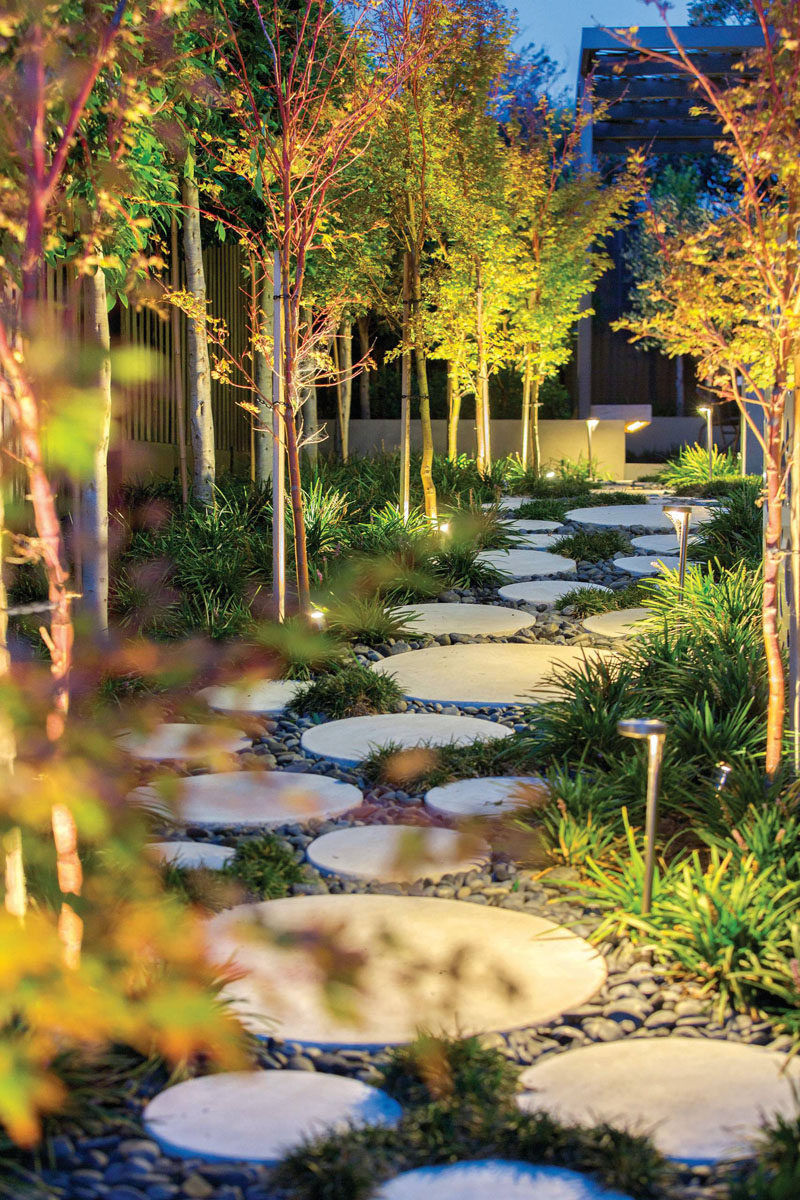 Outdoor Landscape With Stones
 10 Landscaping Ideas For Using Stepping Stones In Your Garden