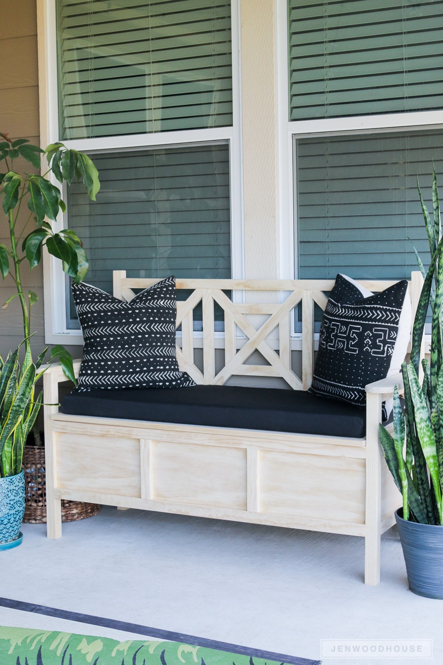 Outdoor Patio DIY
 How To Build A DIY Outdoor Storage Bench