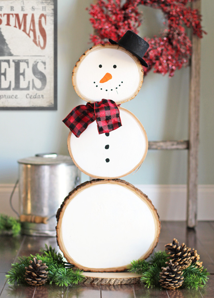 Outdoor Wood Crafts
 27 Creative DIY Snowman Decorations • Grillo Designs