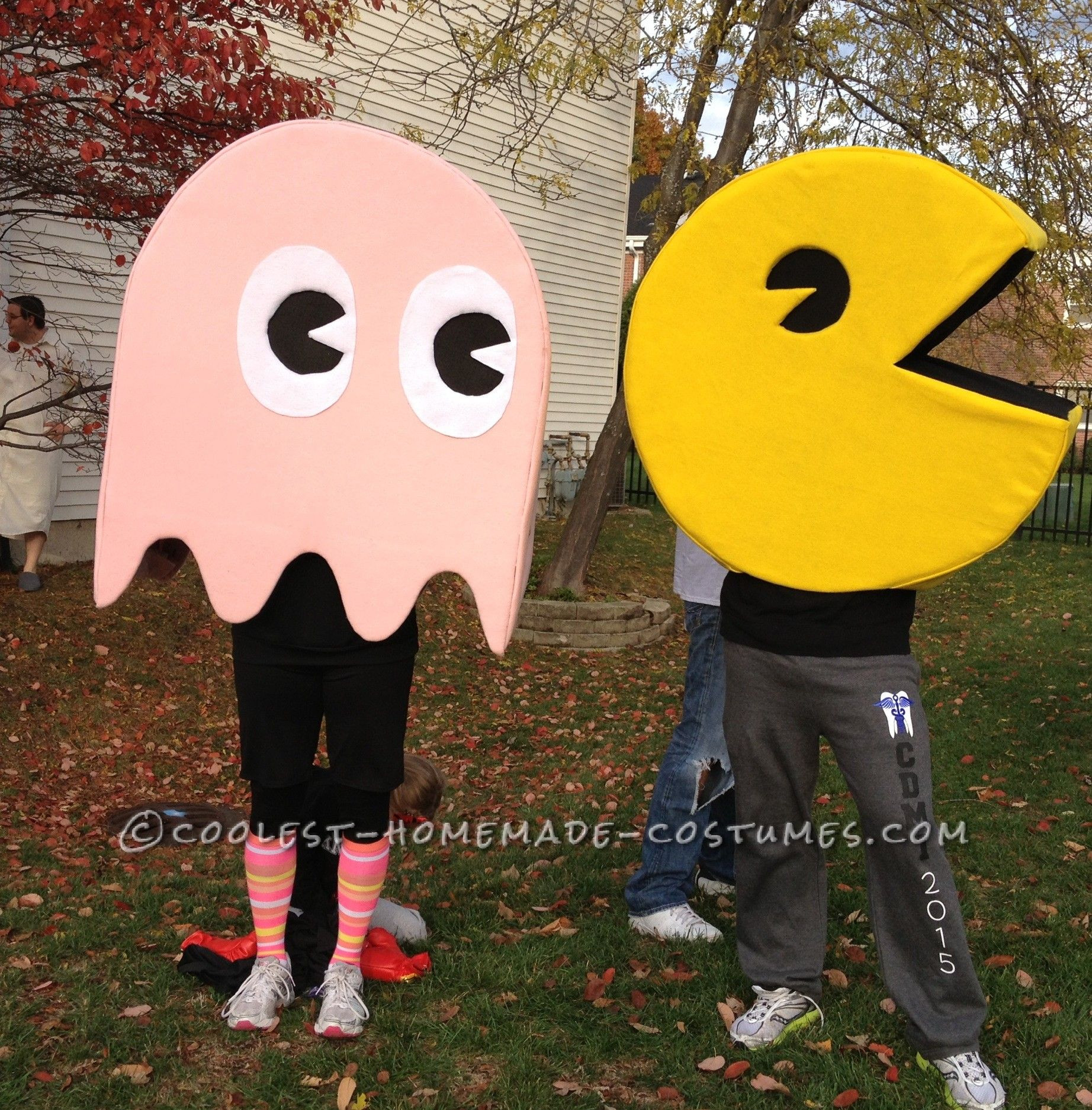 Pacman Costume DIY
 Quick and Easy Pac Man and Pinkie Couple’s Costume