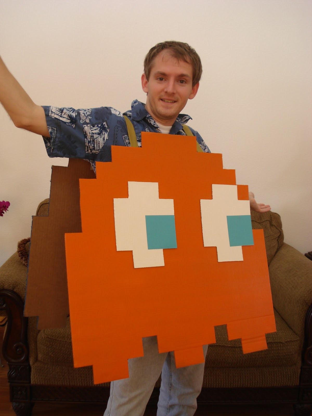 Pacman Costume DIY
 Wonky Face Crafts tutorial how to make an 8 bit video