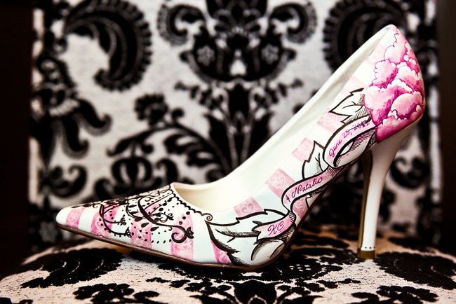 Painted Wedding Shoes
 WDW WEDDING DAY WEEKLY BLOGGING FOR BRIDES Hand