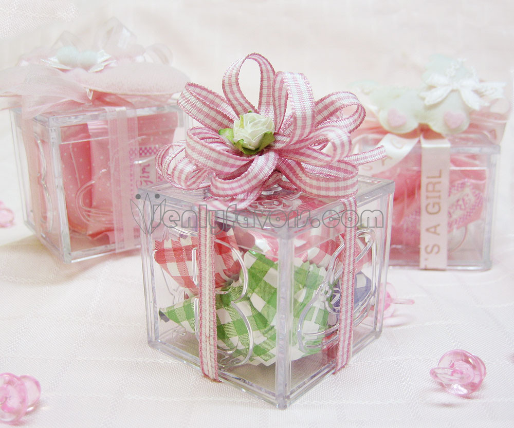 Party Favor Ideas For Baby Shower
 DIY Gingham Baby Shower Favor Box
