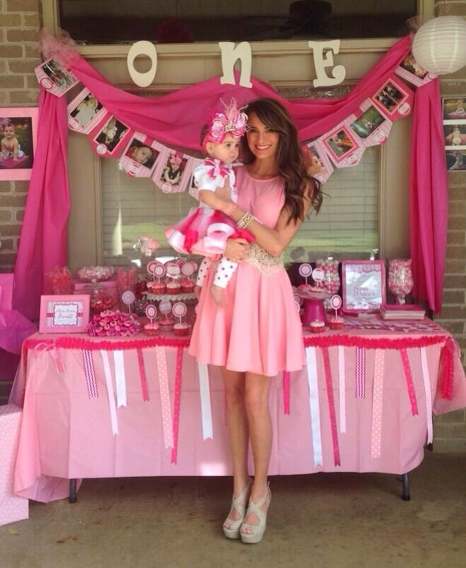 Party Themes For 1 Year Old Baby Girl
 They spend a fortune for a party the child will never