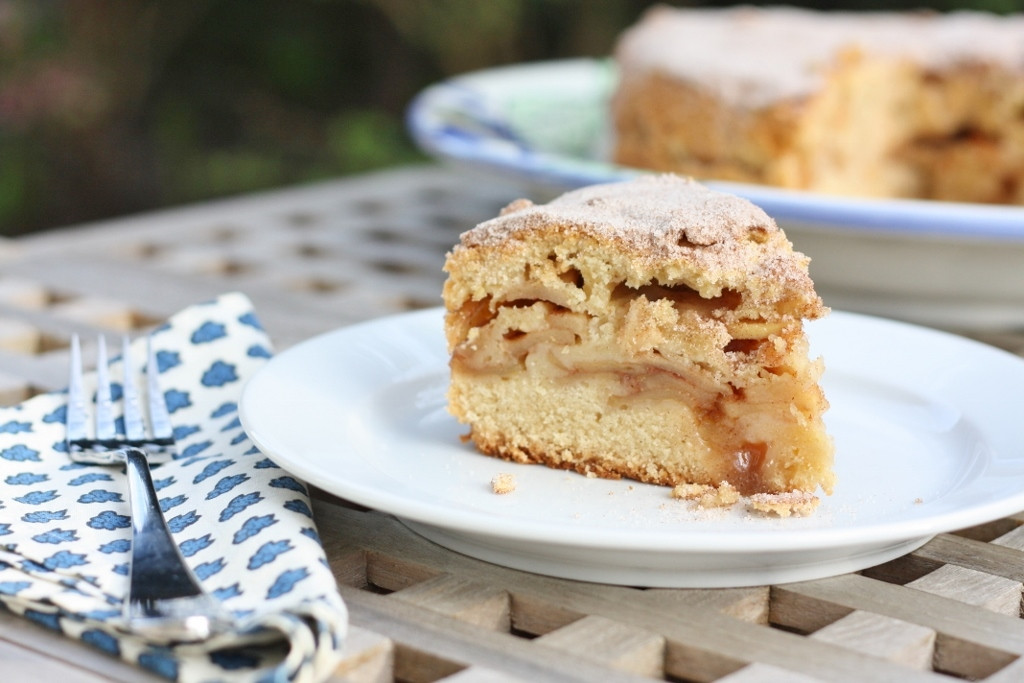 Passover Apple Cake
 Passover Apple Cake – First Look Then Cook