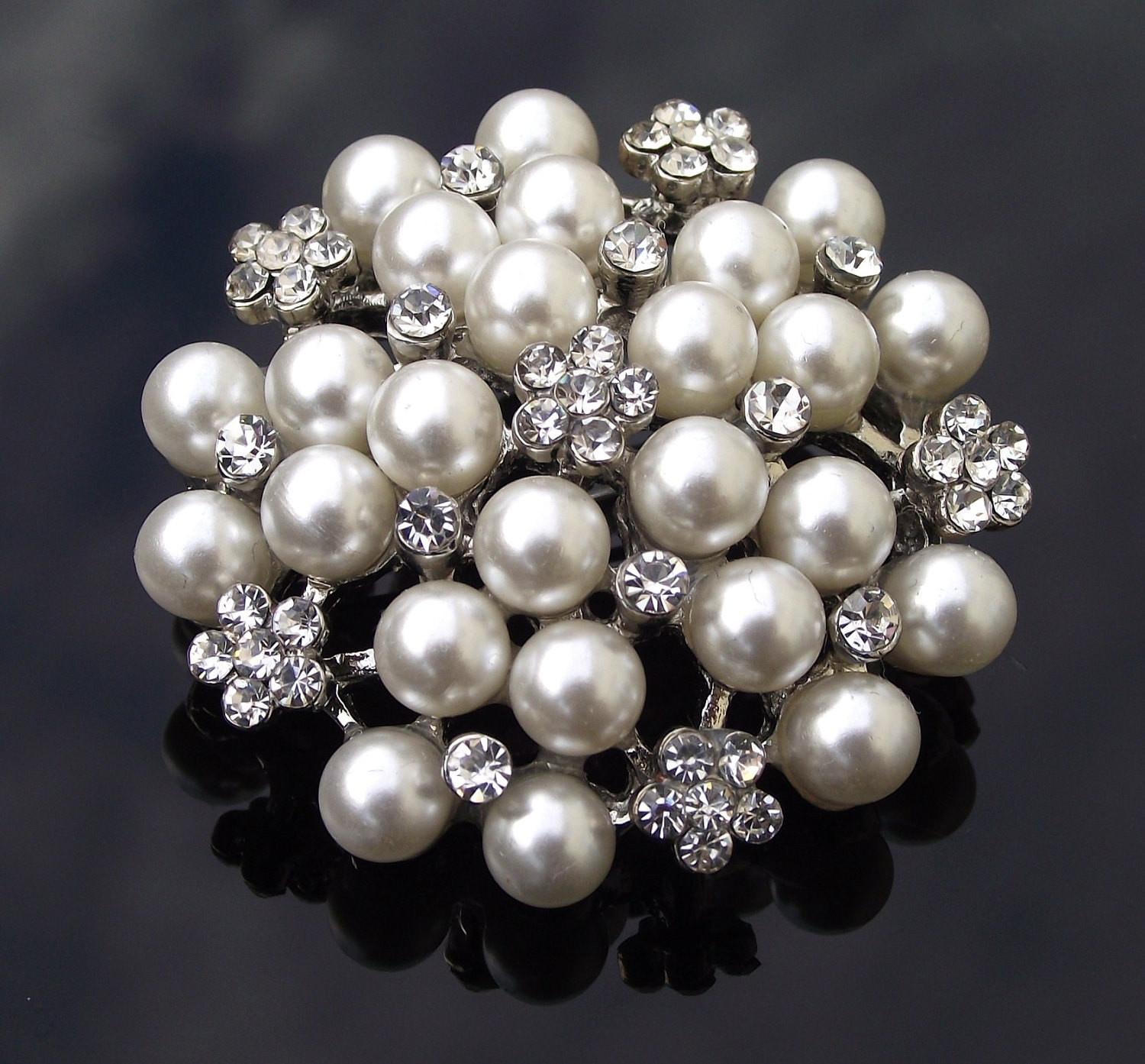 Pearl Brooches
 White Pearl Cluster Brooch Vintage Style Pearl Brooch Pin