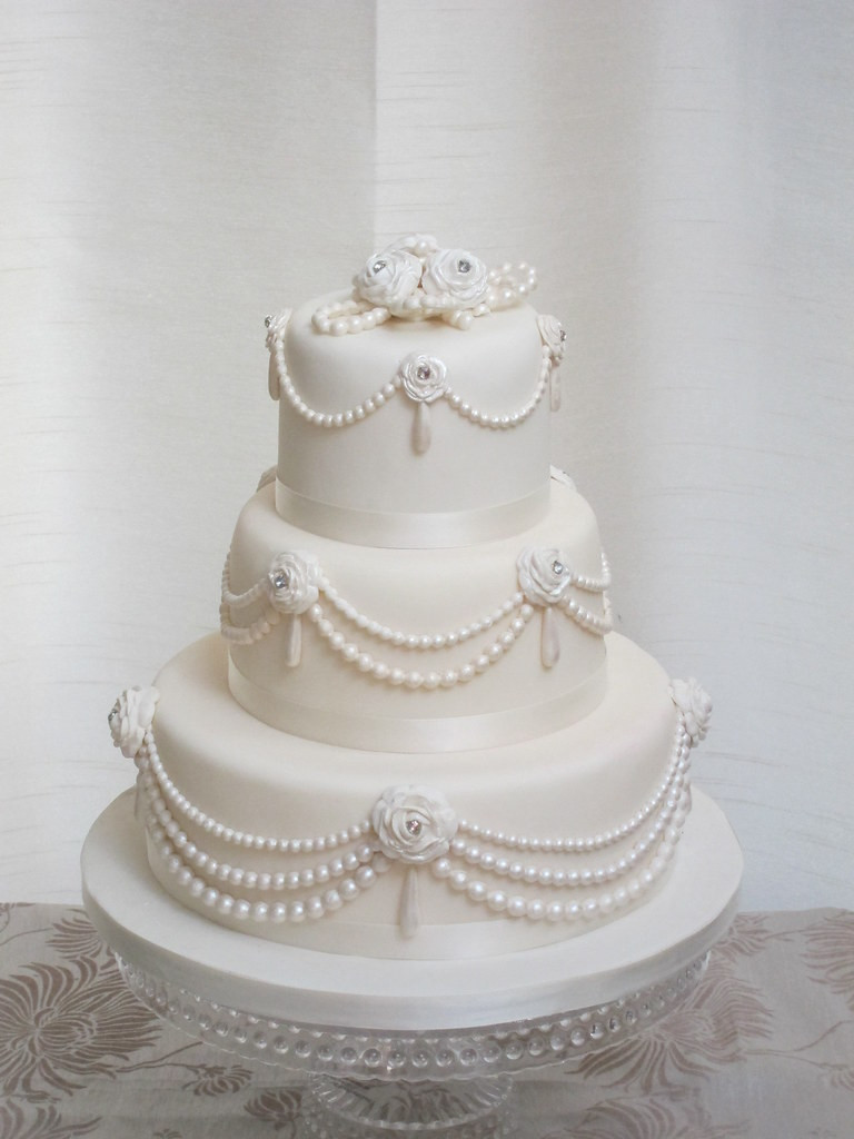 Pearl Wedding Cakes
 pearls wedding cake