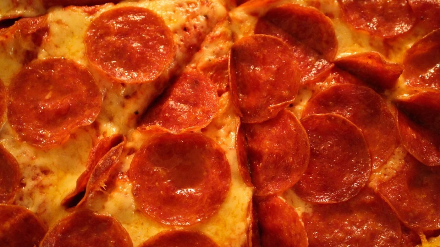 Pepperoni Pizza Nutrition
 How Many Calories Are in a Slice of Pepperoni Pizza
