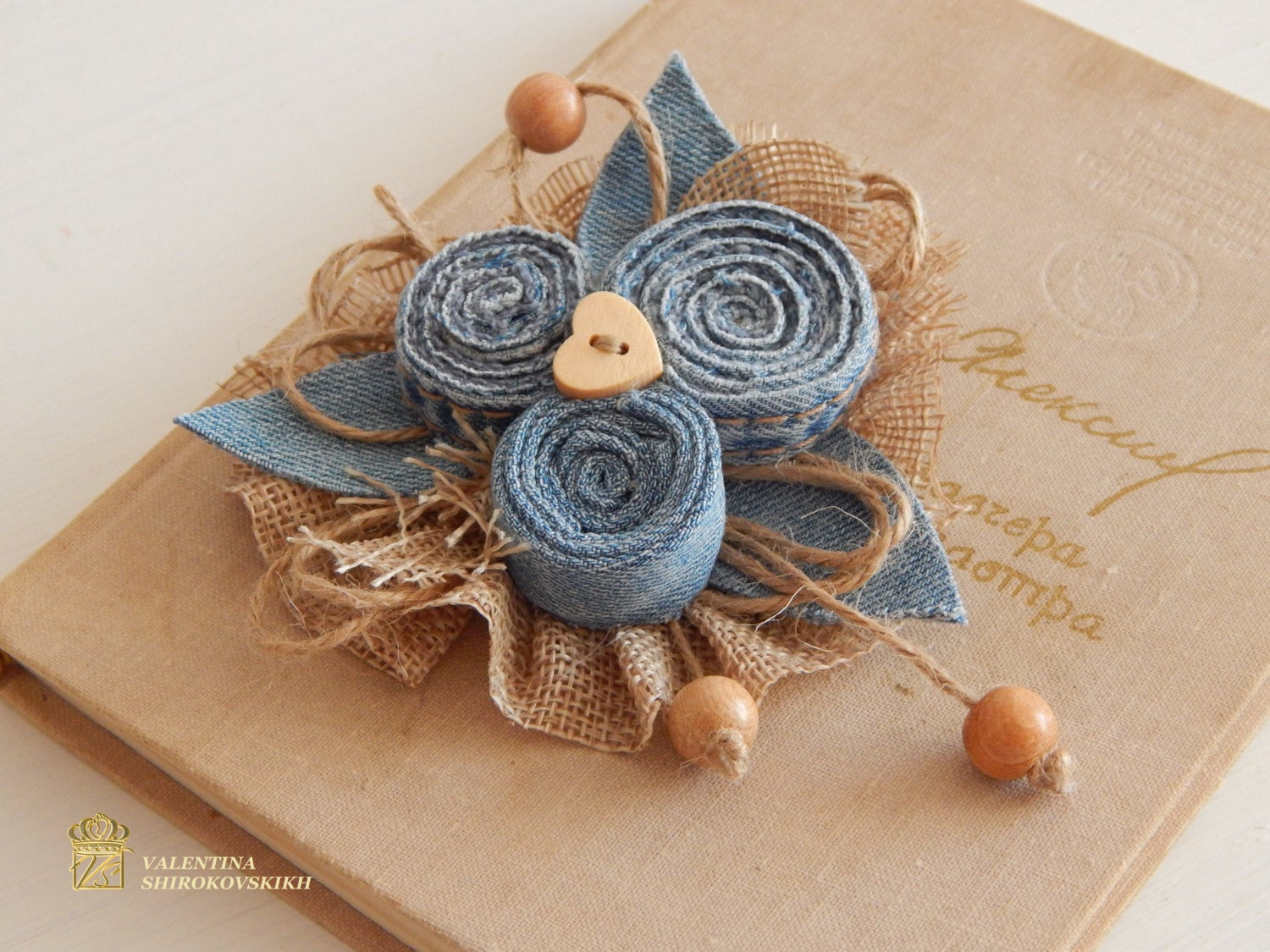 Pins Handmade
 Beautiful Handmade Brooch Jeans flower Boho brooch Flower