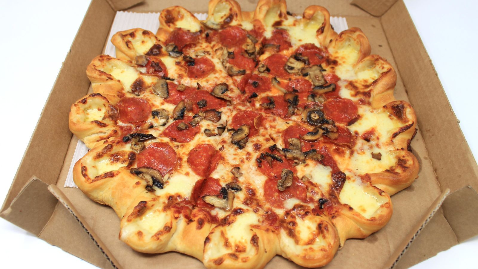 Pizza Hut Crusts
 Pizza Hut s Ultimate Cheesy Crust Pizza is 2017 in pie form