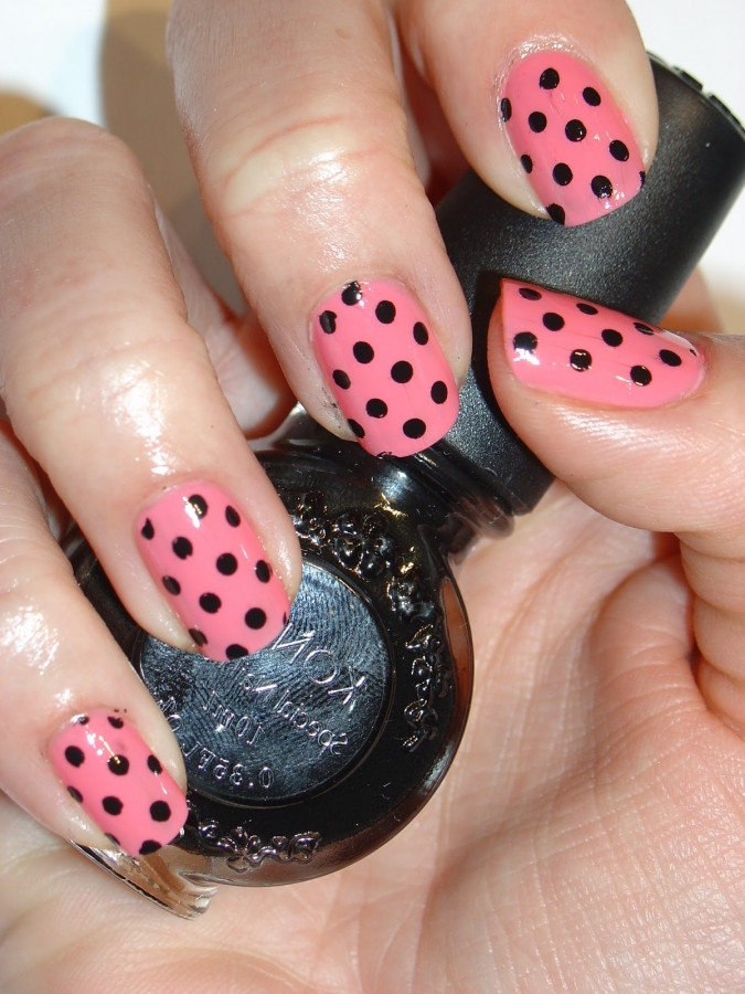 Polka Dot Nail Art
 Simple Fall Season Nail Art Ideas