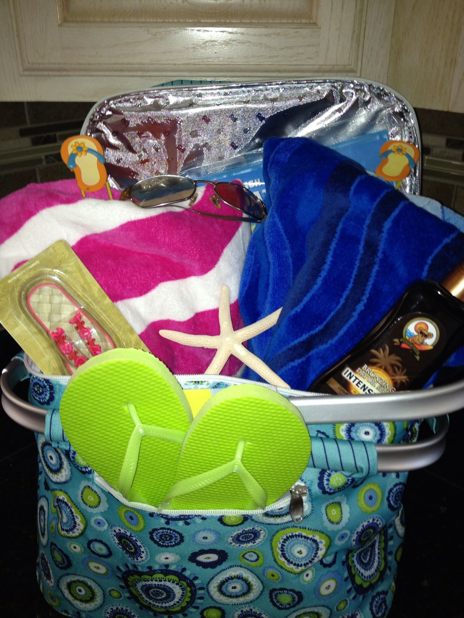 Pool Party Gift Ideas
 Beach Pool Gift Basket