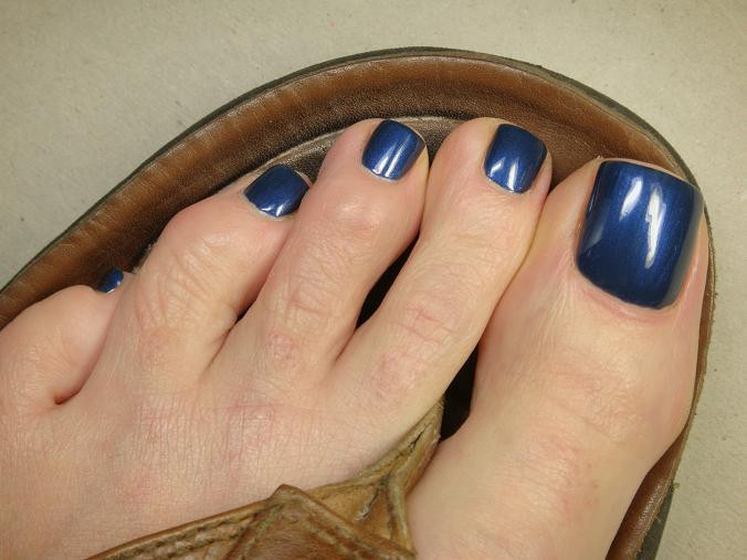 Popular Toe Nail Colors
 Best Cornflower Blue safe cool and natural Nail Polish