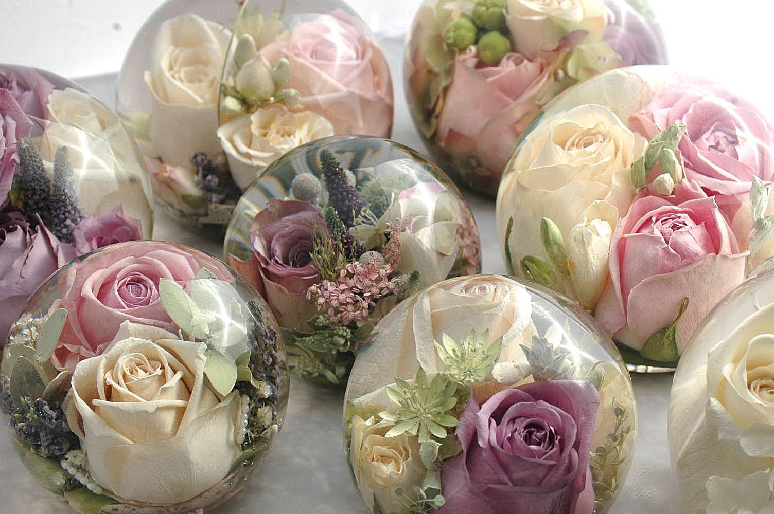 Preserve Wedding Flowers
 Do this with flowers and resin for party favours and