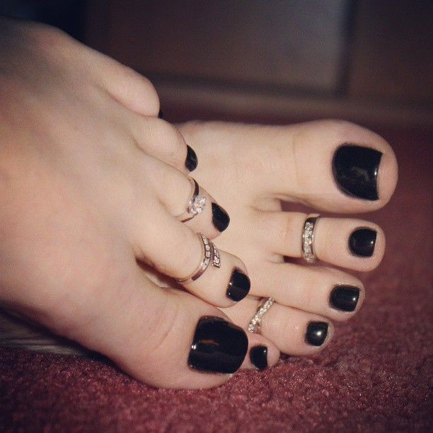 Pretty Black Nails
 I ALWAYS wear black polish on my toes If not black any