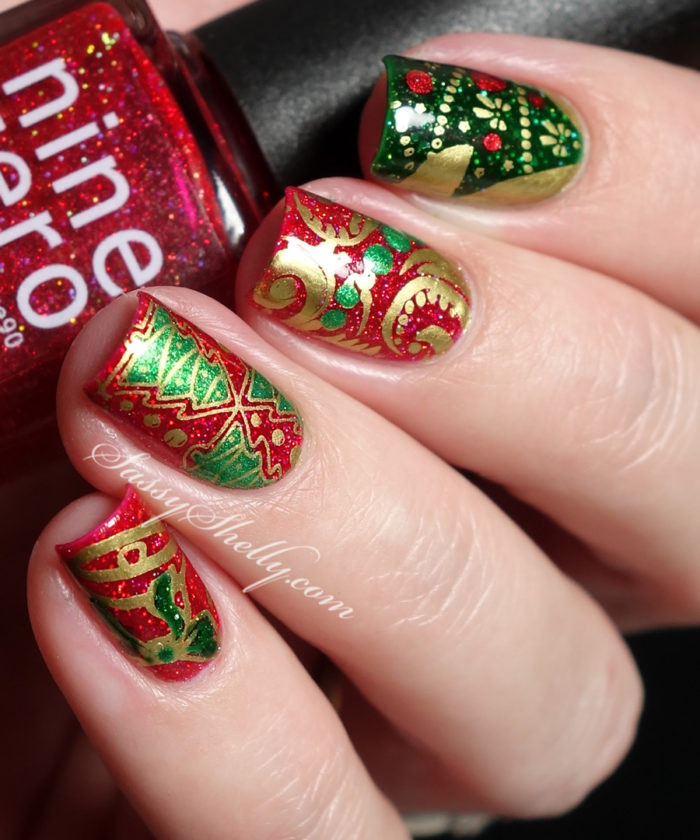 Pretty Christmas Nails
 Digit al Dozen December Christmas Nails