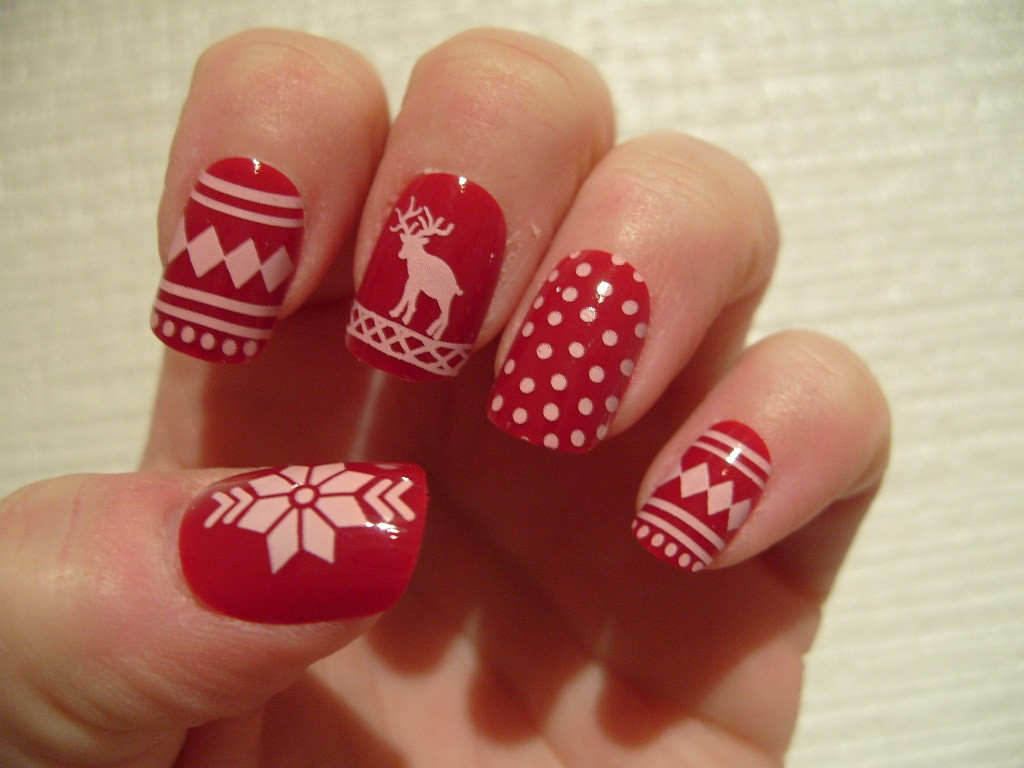 Pretty Christmas Nails
 Pretty Perfect Beauty NOTD Primark Press Nails