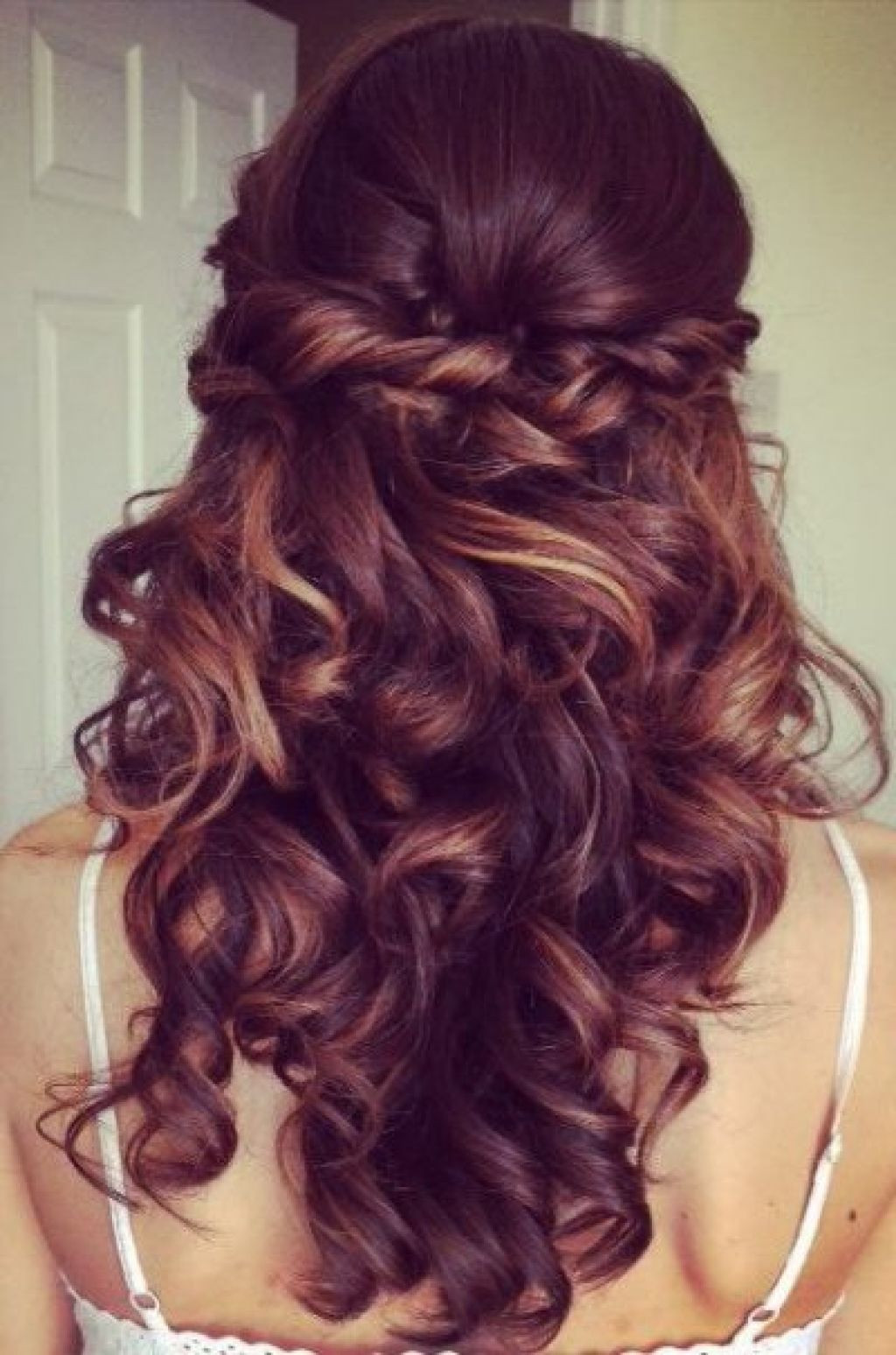 Pretty Hairstyles For Prom
 Elegant Curly Half Updo Prom Hairstyle With Bouncy Long