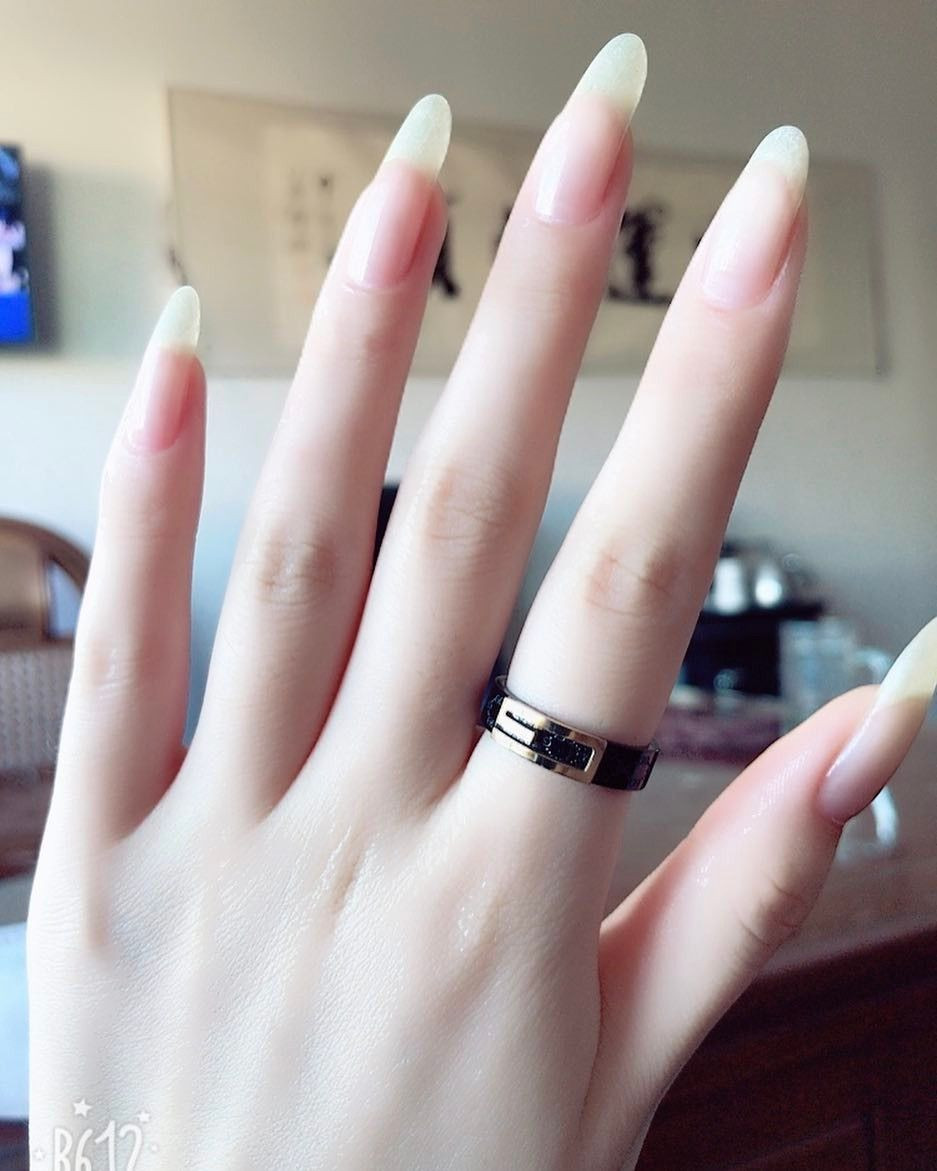 Pretty Long Nails
 OMG so beautiful I wish they were pointed but that s why