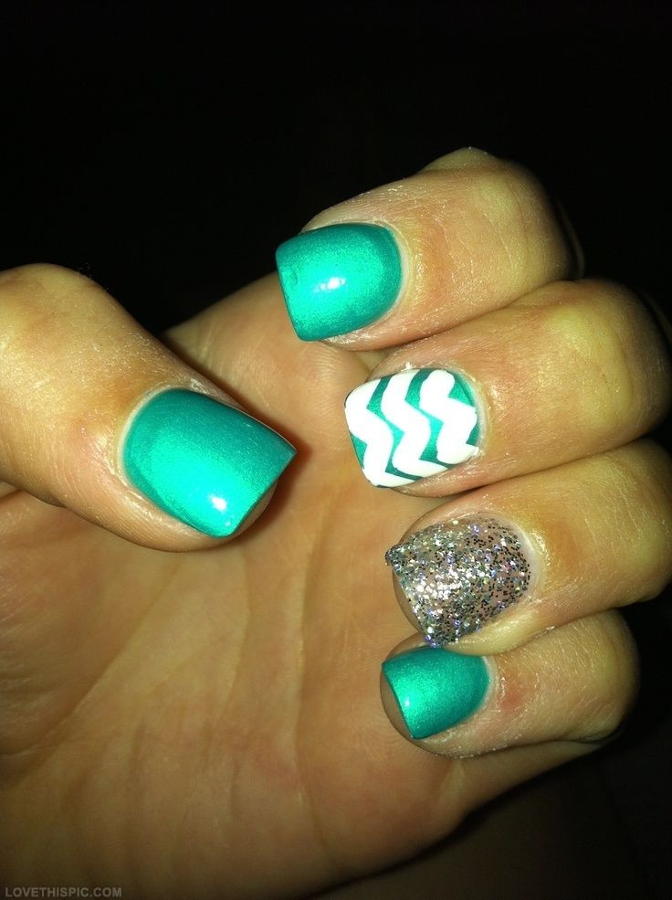 Pretty Nails For Girls
 Green Sparkle nails girly cute nails girl nail polish
