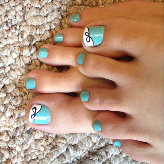 Pretty Painted Nails
 10 Summer Accessories Every Girl Needs To Have