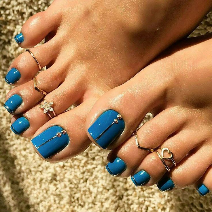 Pretty Painted Nails
 Toenails Toe Rings