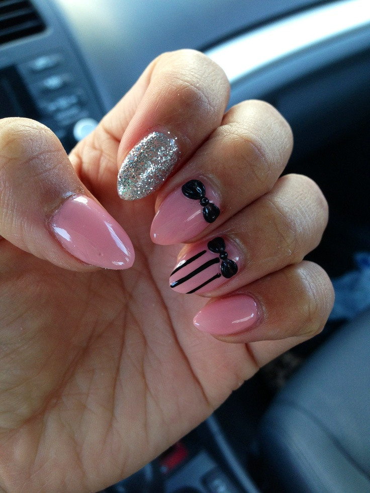 Pretty Point Nails
 1580 best Nails images on Pinterest