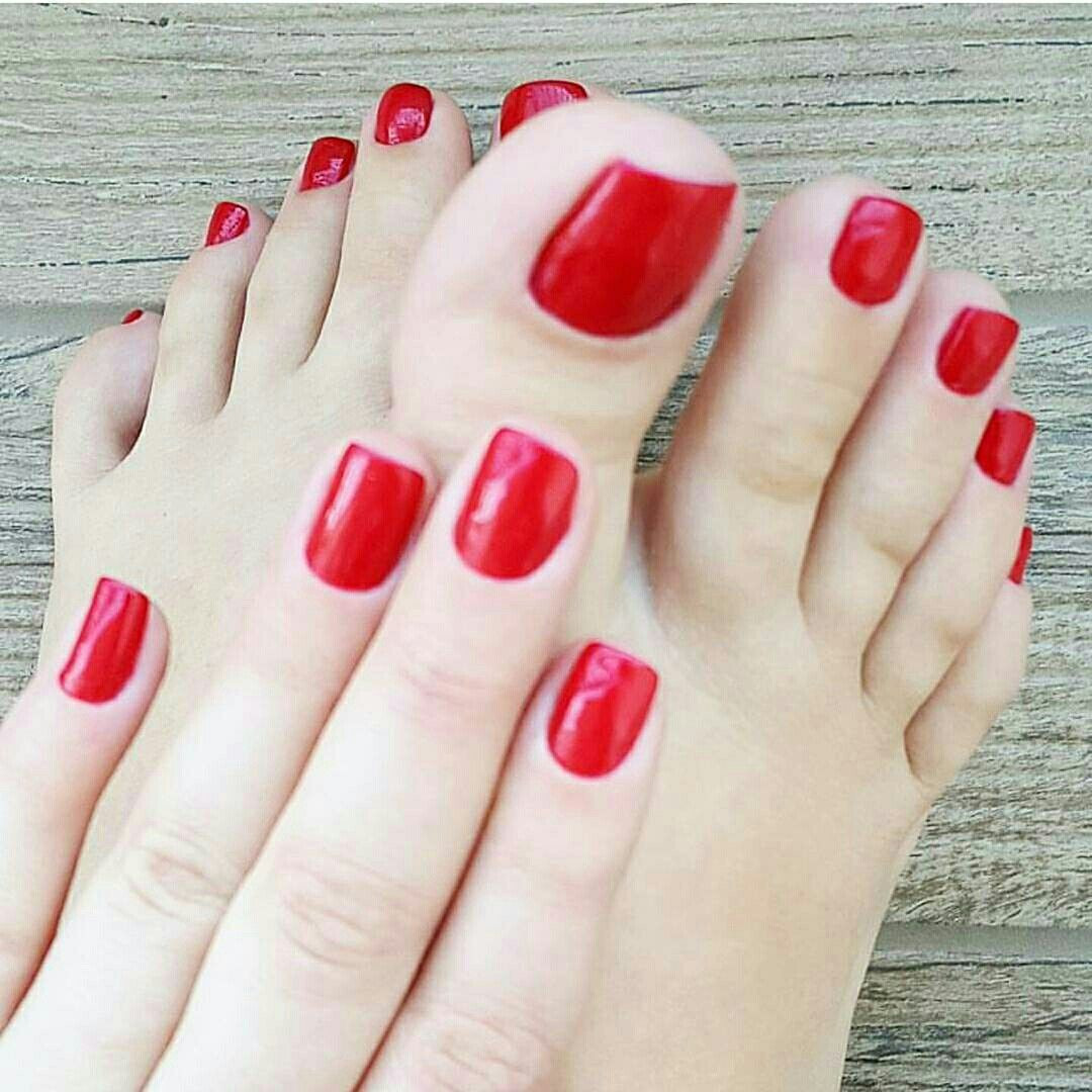 Pretty Toe Nail Colors
 Pretty red toes