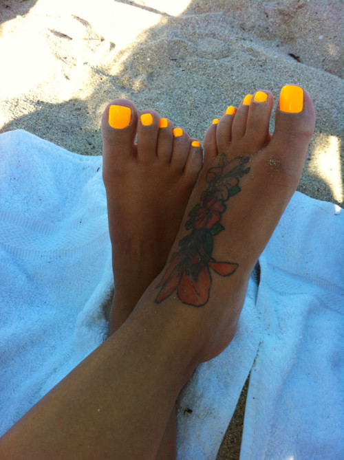 Pretty Toe Nail Colors
 I love this color Sun Worshiper by China Glaze Looks