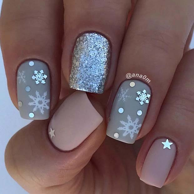 Pretty Winter Nails
 43 Pretty Holiday Nails to Get You Into the Christmas