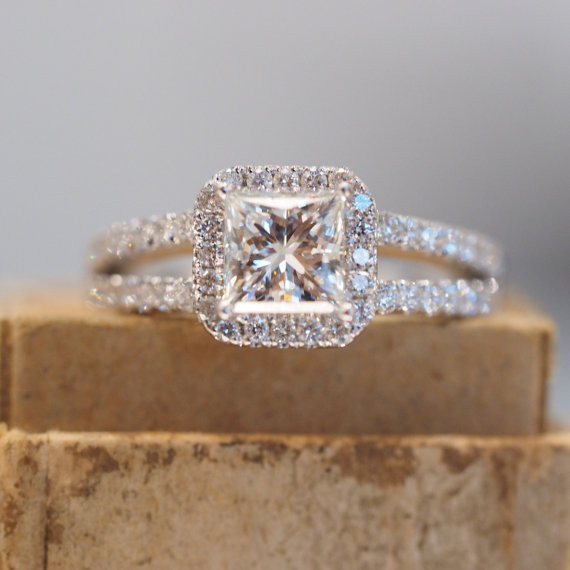 Princess Cut With Halo Engagement Rings
 Halo Princess Cut Engagement Ring with Split Shank Band in