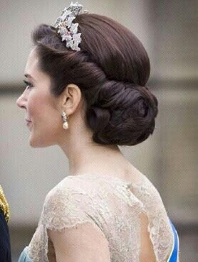 Princess Updo Hairstyle
 A Beautiful Updo bined With The Tiara Weddbook