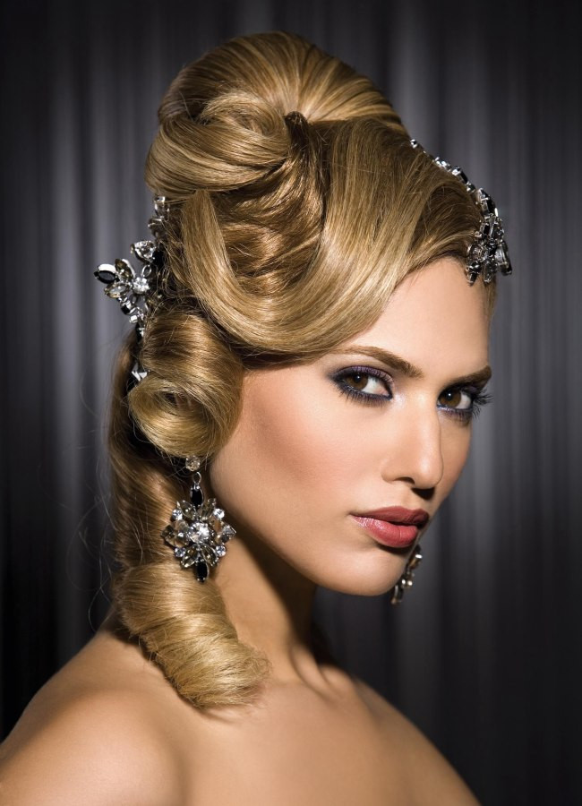 Princess Updo Hairstyle
 30 Magnificent Princess Hairstyles SloDive