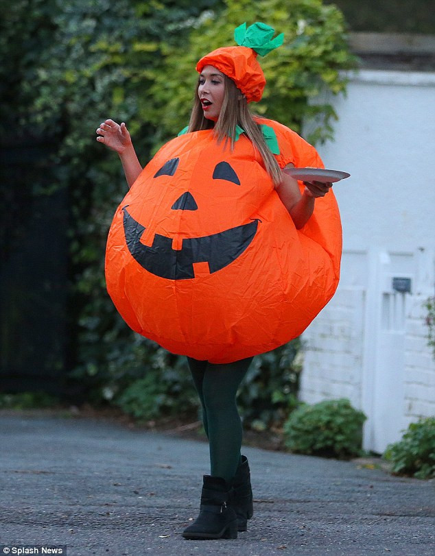 Pumpkin Costume DIY
 Myleene Klass goes trick or treating with her children Ava