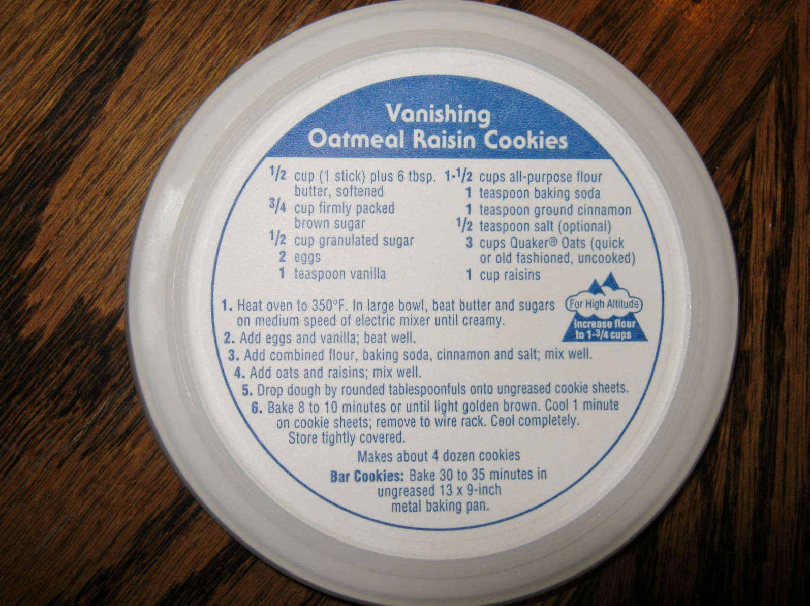 Quaker Vanishing Oatmeal Cookies
 Pots and Pans – Quaker Oats Oatmeal Cookies