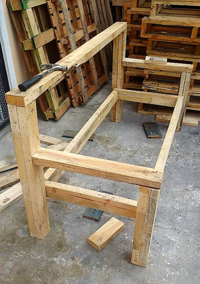 Reclaimed Wood Bench DIY
 DIY Recycled Wood Pallet Bench Plan
