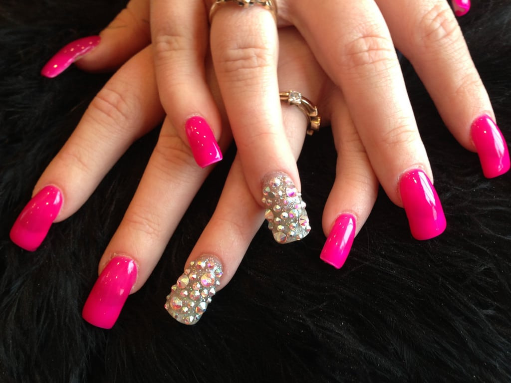 Red Nail Designs With Rhinestones
 5 Nail Designs with Rhinestones for a Dazzling Manicure