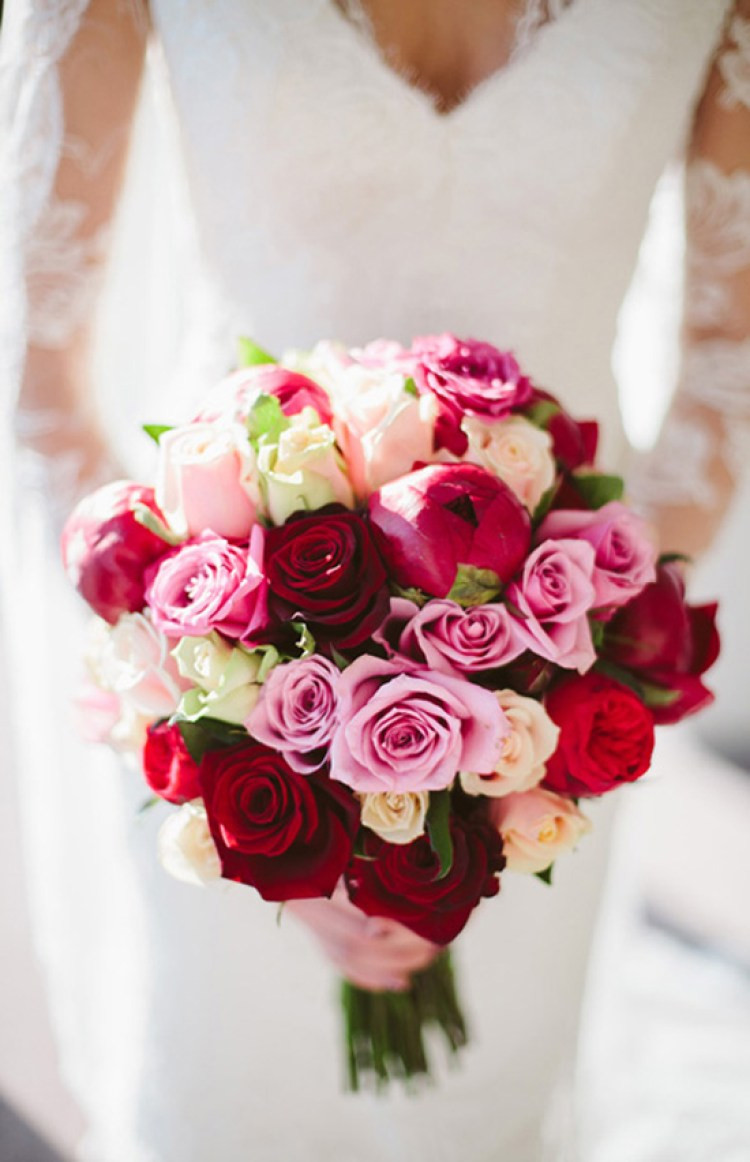 Red Wedding Flowers
 Top 10 STUNNING Red Wedding Bouquets