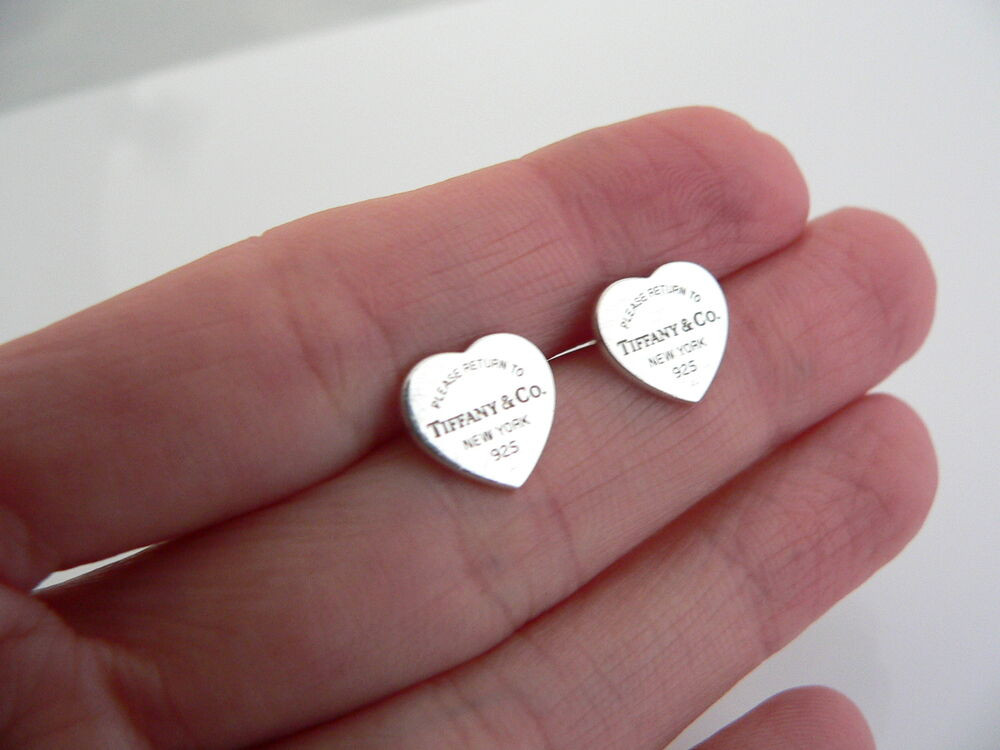 Return To Tiffany Earrings
 Tiffany & Co Return to Tiffany Silver Heart Earrings Studs